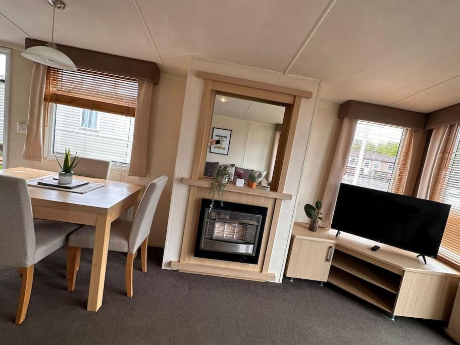 Swift Moselle 2 Bedroom Parkhome - Uddingston, Glasgow Extérieur photo